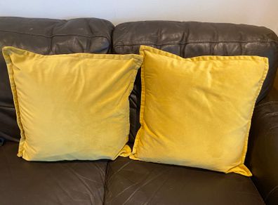Bed sheets & cushions