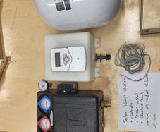 Joule solar pump station with pressure vessel and controller