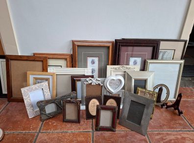 Large selection of picture frames (30+)