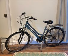 Ladies bike, aluminium frame, 3+7 gears, service recently done cruiser bicycle