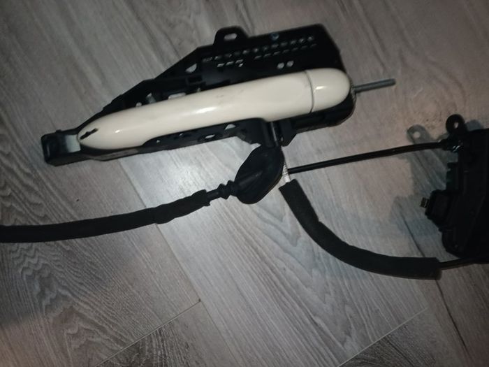 Renault captur rh side rear door lock and handle