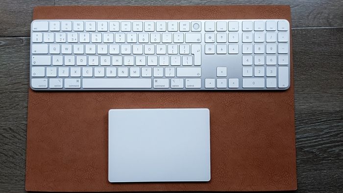 Apple Magic Keyboard w/ Touch ID & Numeric Keypad A2520 - UK Layout - Like New