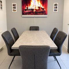 Harvey Norman table & 6 x chairs
