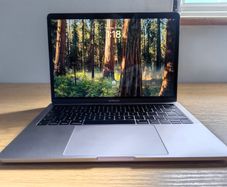 Apple Macbook Pro 2018 13 Inch 16GB A1989