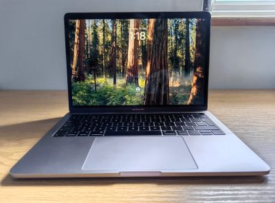 Apple Macbook Pro 2018 13 Inch 16GB A1989