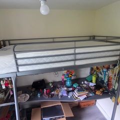 bunk bed+ metres with table