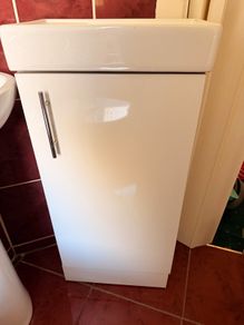 Slimline bathroom sink unit