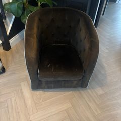 Bucket chair