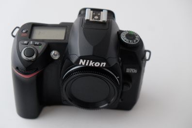 Nikon D70s mint condition with low shutter count