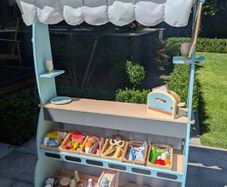 Le Toy Van Cafe