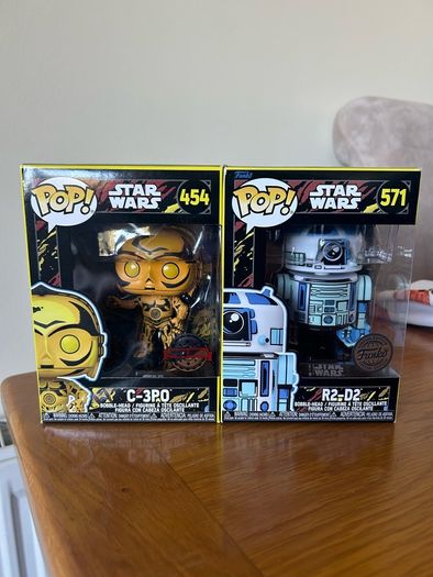 Star Wars C-3P0 and R2-D2 Funko Pops