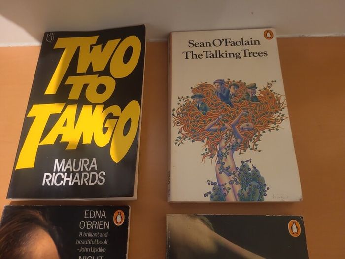 Edna O Brien, Sean O'Faolain, Eamonn Mac Thomais and Maura Richards  - Penguin' books