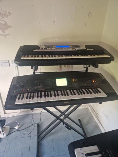 Yamaha PSR 8000 and Yamaha PSR 550 Workstations as Repair Projects or Spares Will Sell Separately