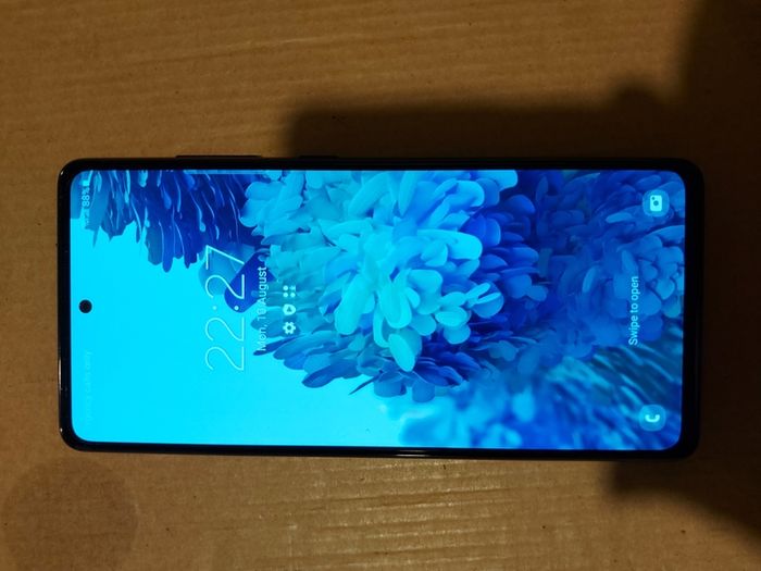 Samsung Galaxy S20 FE, Model SM-G780G,  6GB Ram, 128GB HDD, in excellent like new condition