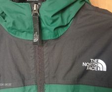 The North Face Boys 2-in-1 Jacket Medium - Green/Black