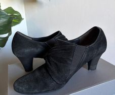 Size 4 Gabor shoe