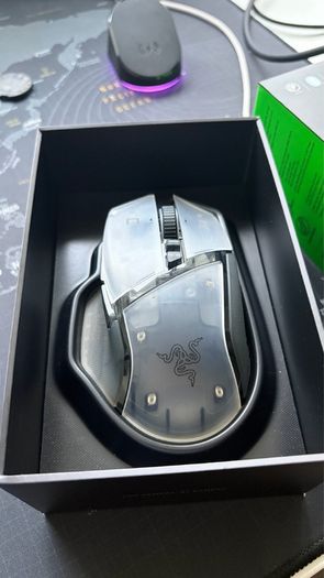 Razer Basilisk V3 Pro 35K Phantom White