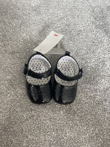 BNWT Cute Black Patent Baby Shoes size 1