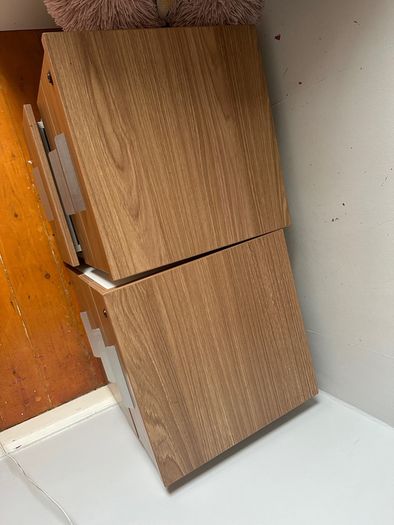 drawers/filing cabinets