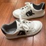 DKNY Trainers girl Size 2.5 Image 2