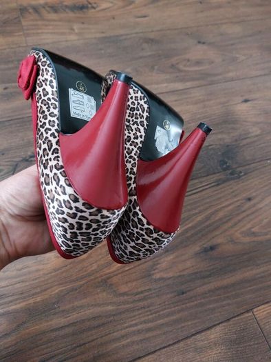 Schuh red shoes- uk7