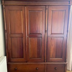 XL Wardrobe