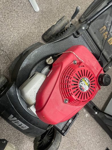 Victa Lawnmower (Honda GCV160 Engine)