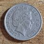 Great Britain UK 2008 One Pound Elizabeth II Coin, Royal Shield - free standard postage Image 2