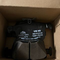 Rear brake pads Golf Mj 2013 A3 Mj 2013 Genuine 5Q0698451c