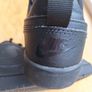 Black Nike shoes Image 4