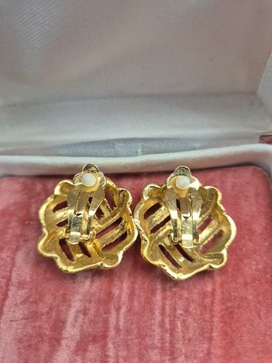 Vintage Gold Tone Earrings