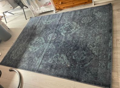 deep blue rug