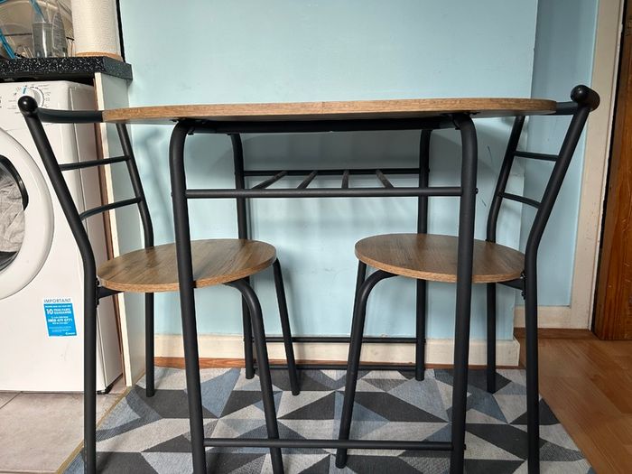 Small kitchen table and chairs