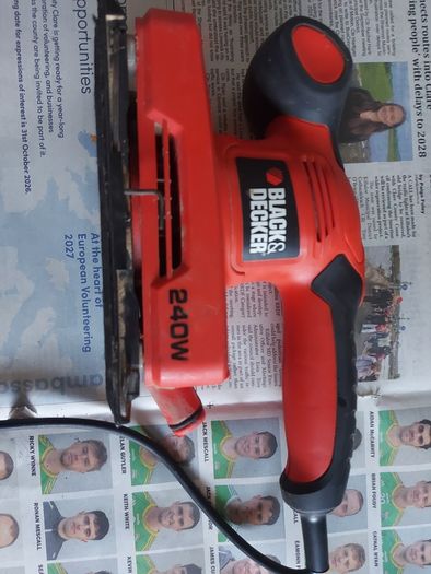 Black & Decker Sander, Model KA320E, working great and in Excellent condition