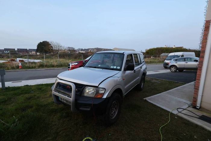 2000 Mitsubishi Pajero 3.5 V6 petrol