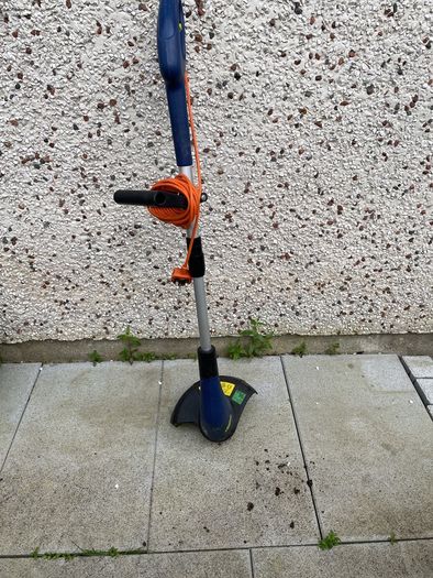 Electric /plug in grass strimmer only used a handful of times