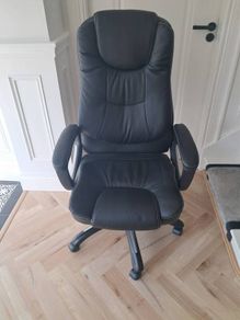 office chair and desk