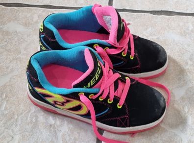 Heelys skate shoes UK4