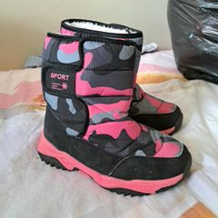 snow boots