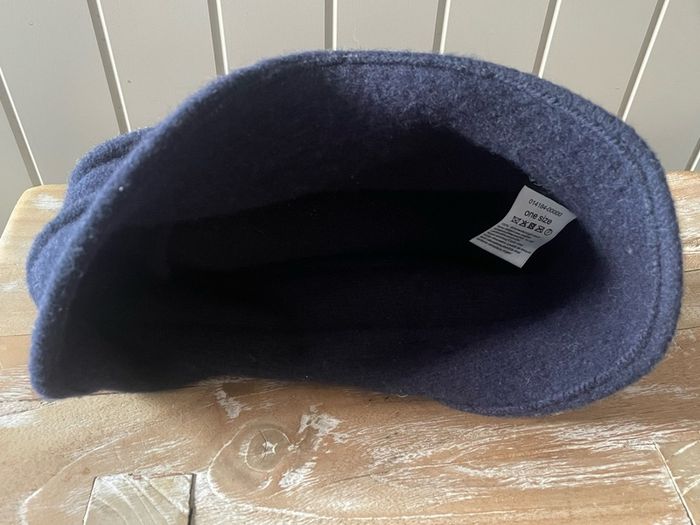cloche bucket hat with a flower decoration 100% virgin wool Seeberger new