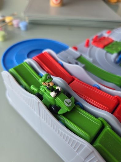 Mario kart Deluxe whimsical racing track