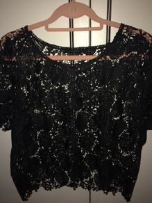 WOMEN'S TOP with Embroidered Applique Size16