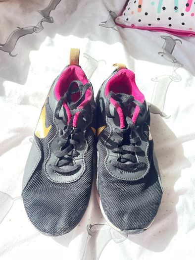 Girls Nike Black runners - as new