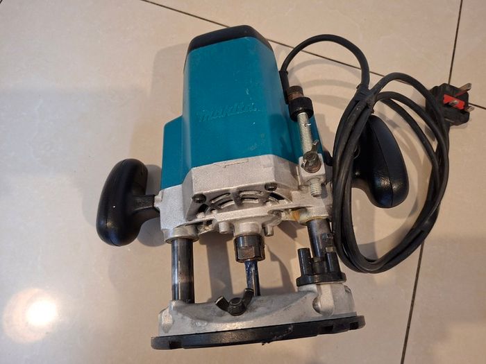 Makita 3612 Plunge Router 240v