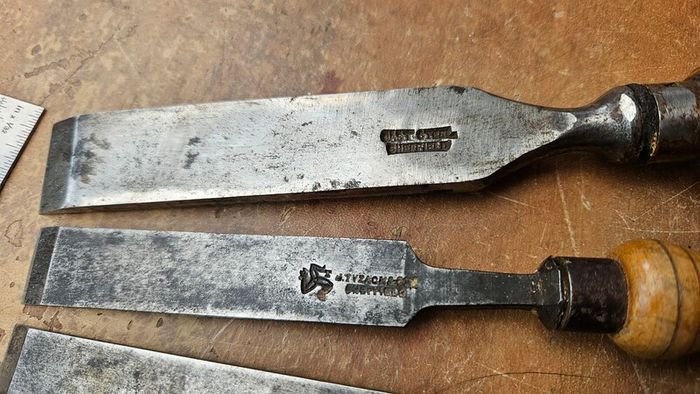 8 chisels