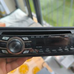 Pioneer DEH-4300UB.