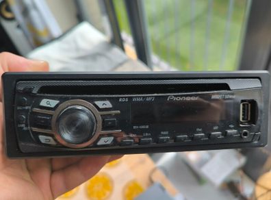 Pioneer DEH-4300UB.