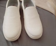 ladies Skechers runners