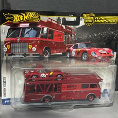 Hot Wheels Premium Team Transport Ferrari