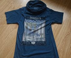 Navy Top New York. Age 12-13